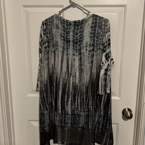 Like new Aris. A tunic. - Picture 2 of 2